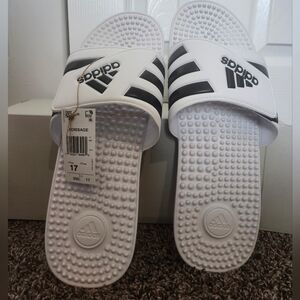 Mens Size 17 Addidas Adissage Slides. White/Black